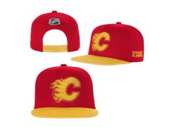 Calgary Flames dětská čepice flat kšiltovka Essentials Flatbrim Snapback