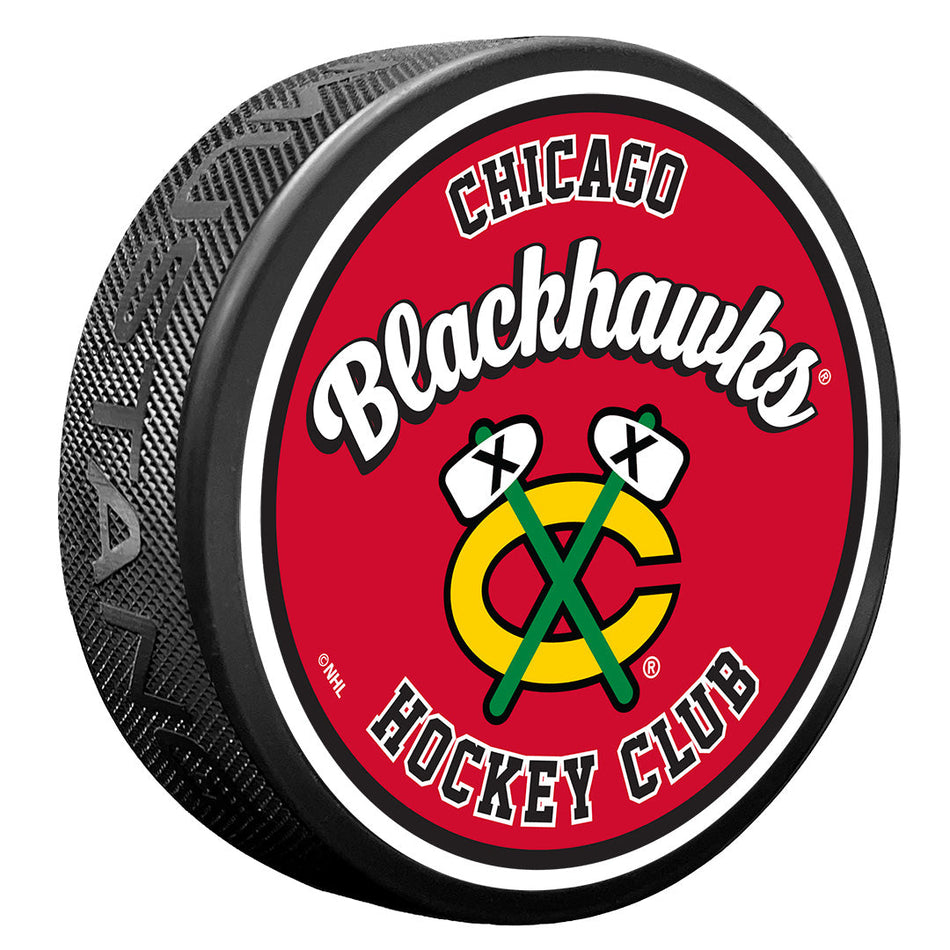 Chicago Blackhawks puk Retro Script - Chicago Blackhawks hokejové vybavení